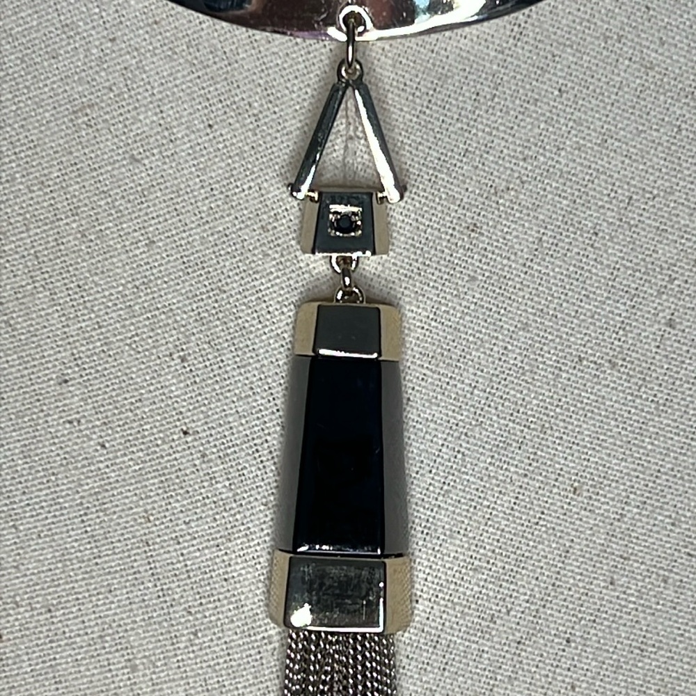 White House Black Market Necklace - Picture 5 of 14